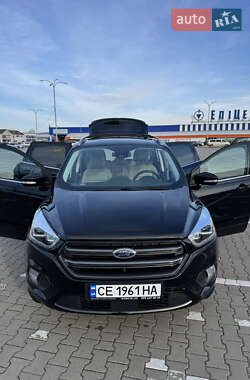 Внедорожник / Кроссовер Ford Escape 2017 в Черновцах