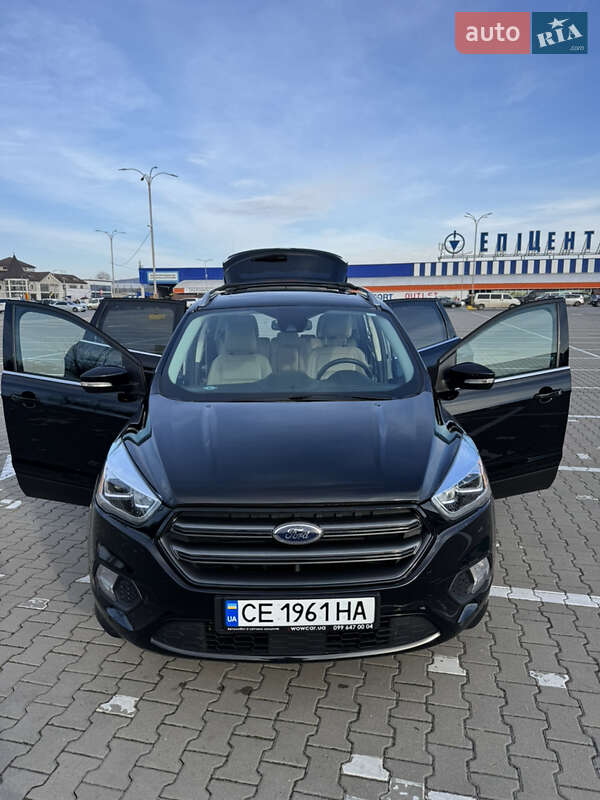 Позашляховик / Кросовер Ford Escape 2017 в Чернівцях