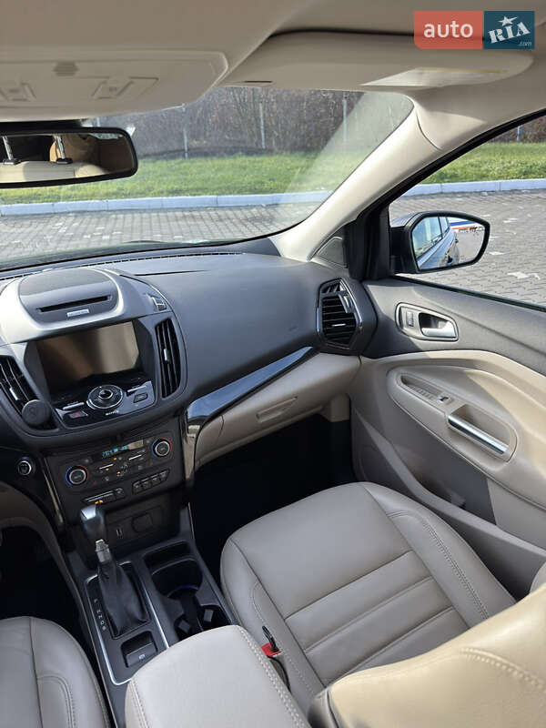 Позашляховик / Кросовер Ford Escape 2017 в Чернівцях