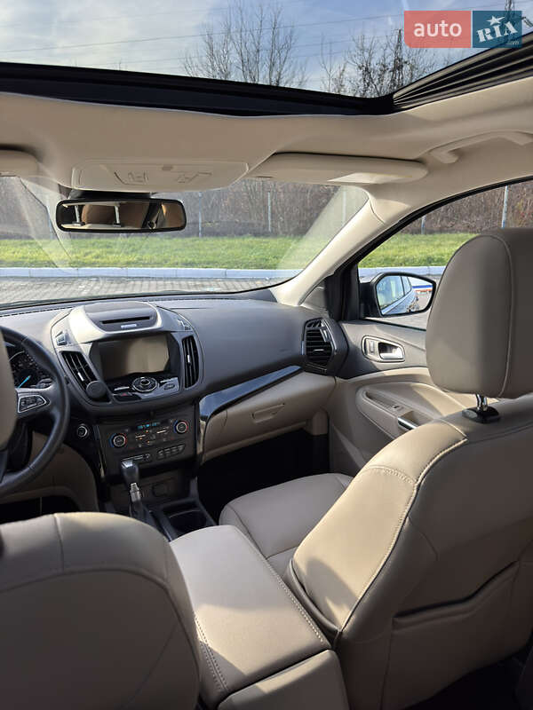 Позашляховик / Кросовер Ford Escape 2017 в Чернівцях