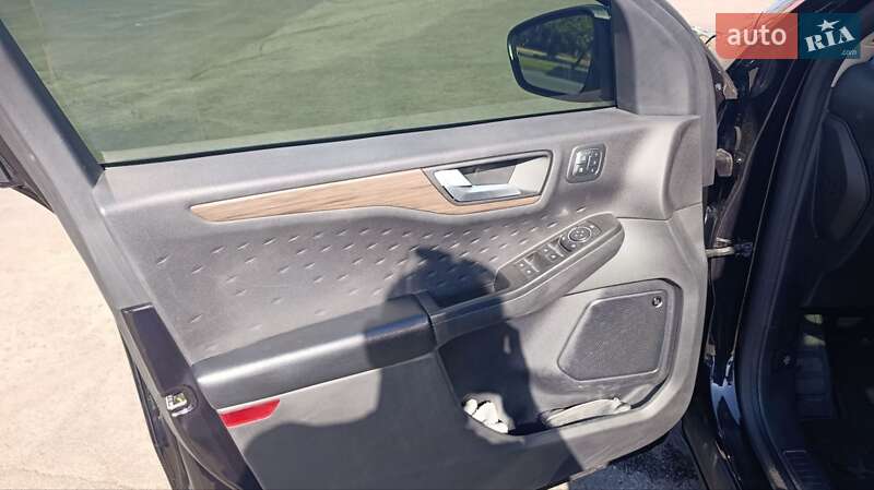 Внедорожник / Кроссовер Ford Escape 2020 в Одессе