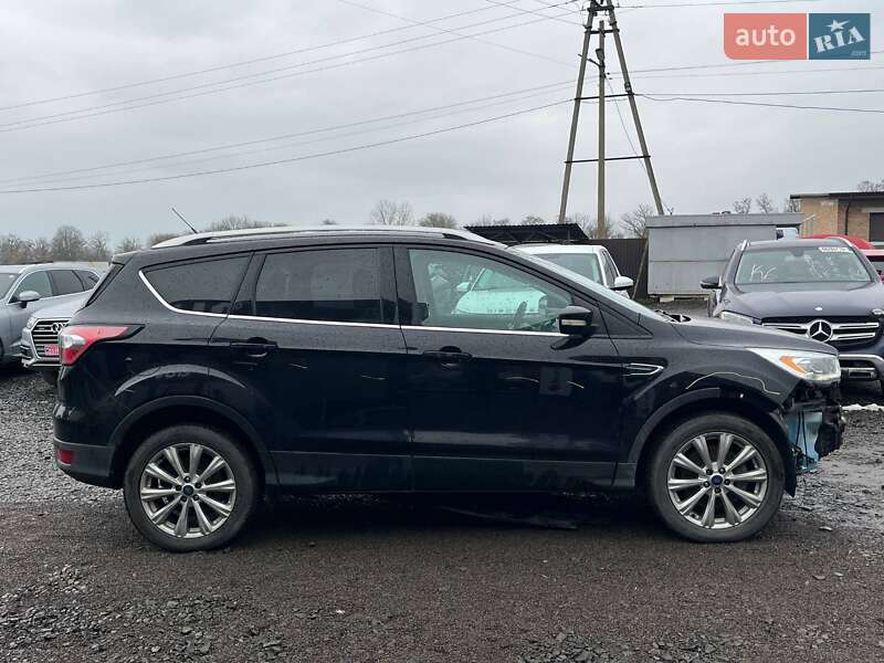 Позашляховик / Кросовер Ford Escape 2017 в Луцьку
