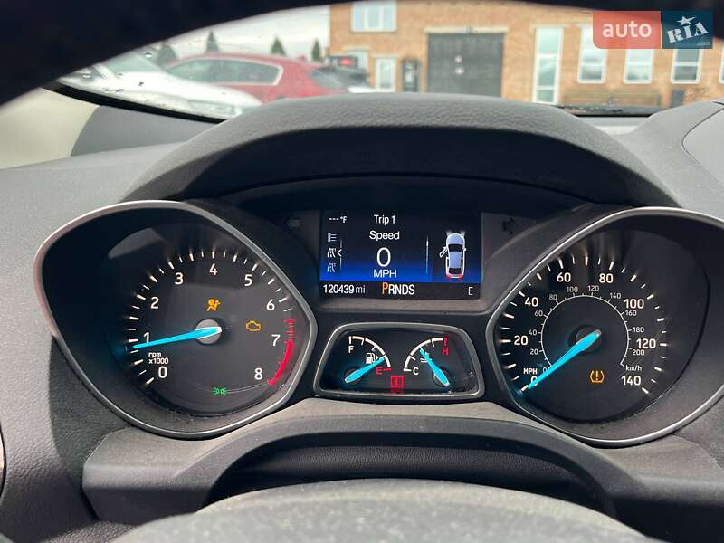 Позашляховик / Кросовер Ford Escape 2017 в Луцьку