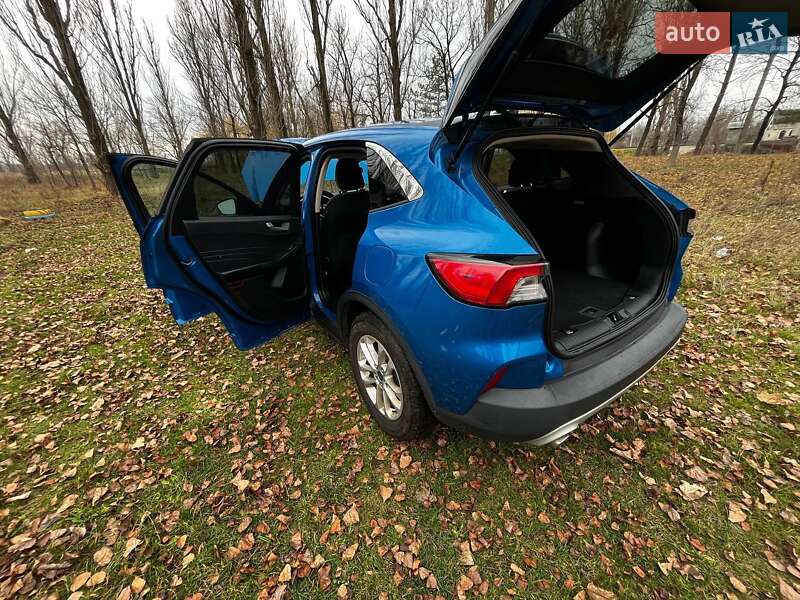 Позашляховик / Кросовер Ford Escape 2020 в Саврані