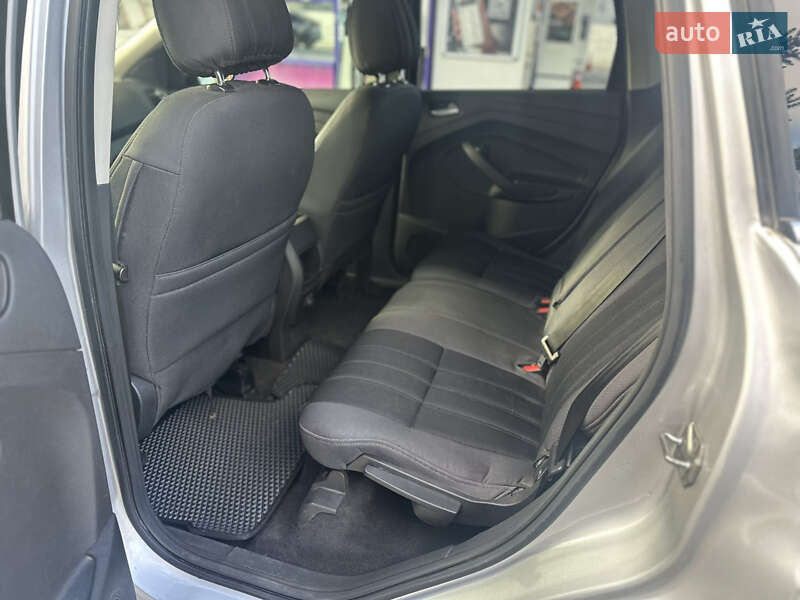 Внедорожник / Кроссовер Ford Escape 2015 в Днепре