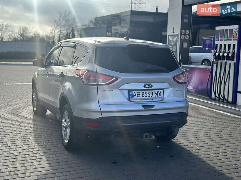 Внедорожник / Кроссовер Ford Escape 2015 в Днепре