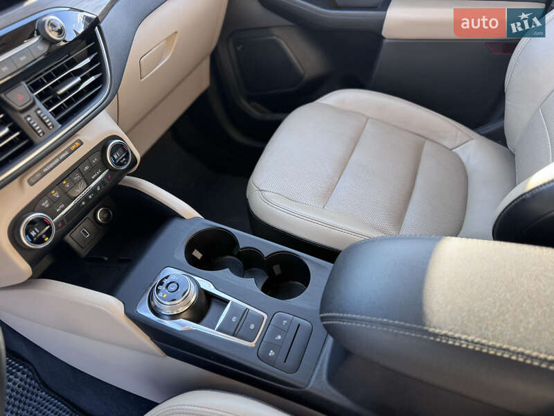 Позашляховик / Кросовер Ford Escape 2020 в Івано-Франківську