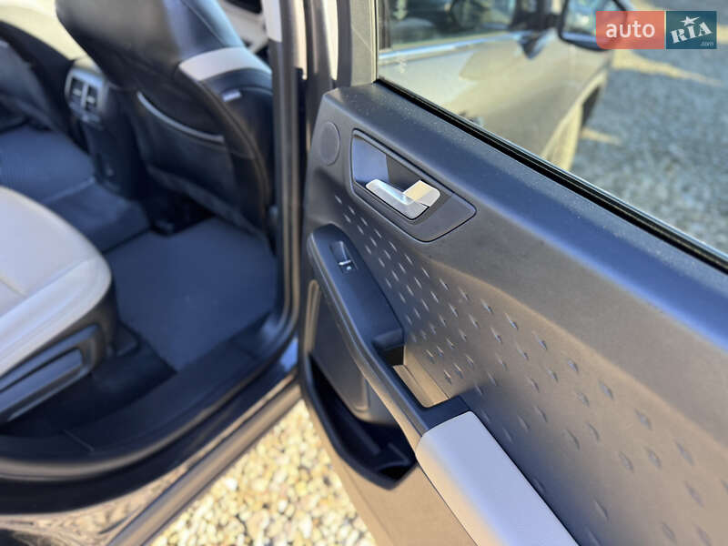 Позашляховик / Кросовер Ford Escape 2020 в Івано-Франківську