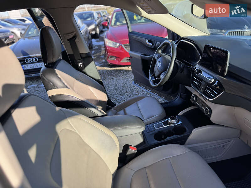 Позашляховик / Кросовер Ford Escape 2020 в Івано-Франківську