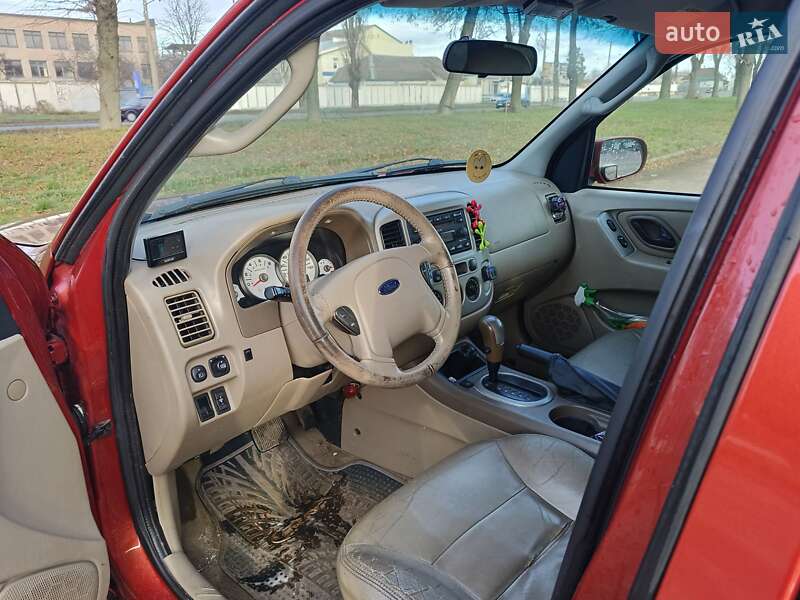 Внедорожник / Кроссовер Ford Escape 2006 в Чернигове