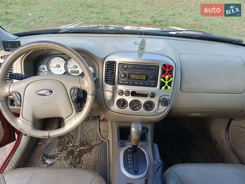 Внедорожник / Кроссовер Ford Escape 2006 в Чернигове