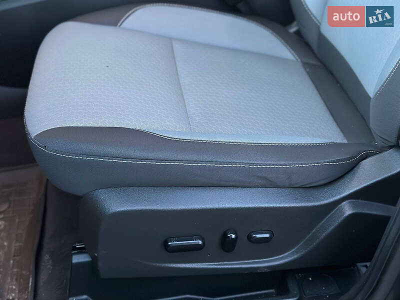 Внедорожник / Кроссовер Ford Escape 2019 в Днепре