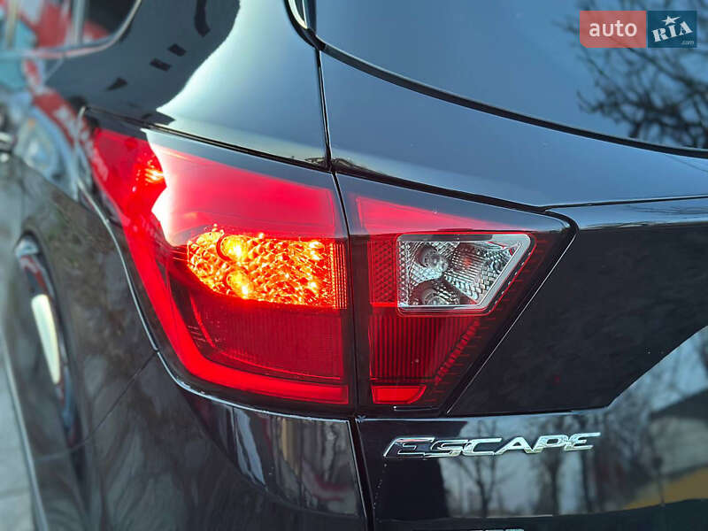 Внедорожник / Кроссовер Ford Escape 2019 в Днепре