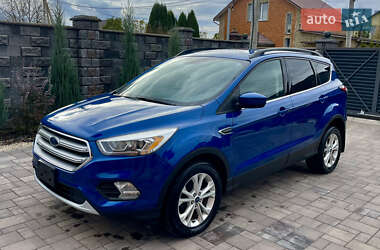 Позашляховик / Кросовер Ford Escape 2017 в Рівному