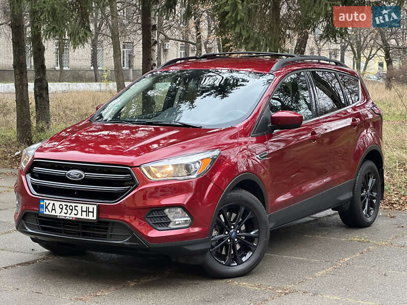 Внедорожник / Кроссовер Ford Escape 2017 в Киеве