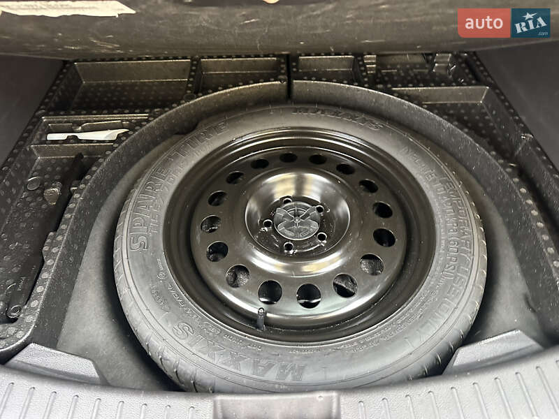 Внедорожник / Кроссовер Ford Escape 2017 в Киеве