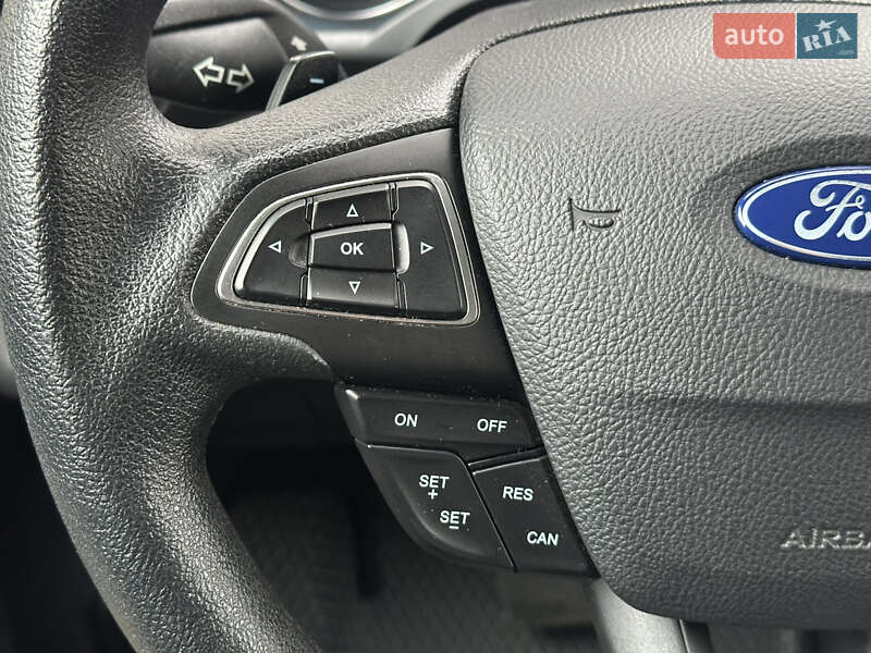 Внедорожник / Кроссовер Ford Escape 2017 в Киеве