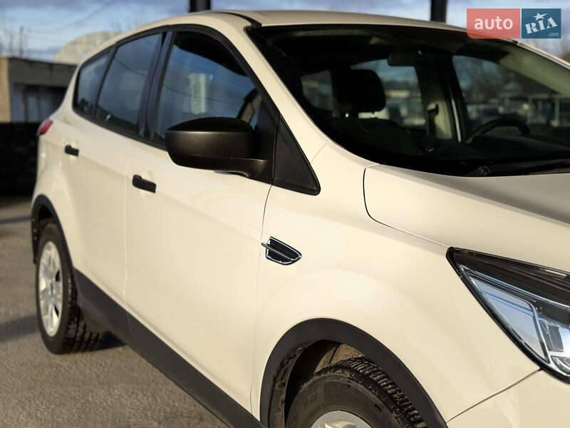 Внедорожник / Кроссовер Ford Escape 2015 в Виннице
