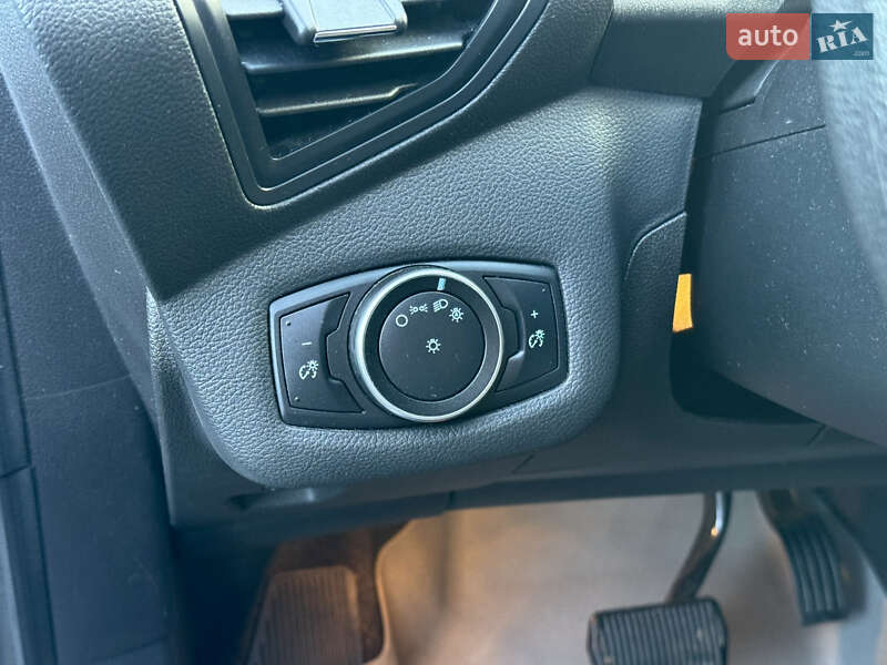 Внедорожник / Кроссовер Ford Escape 2015 в Виннице