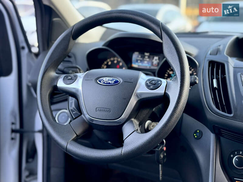 Внедорожник / Кроссовер Ford Escape 2015 в Виннице
