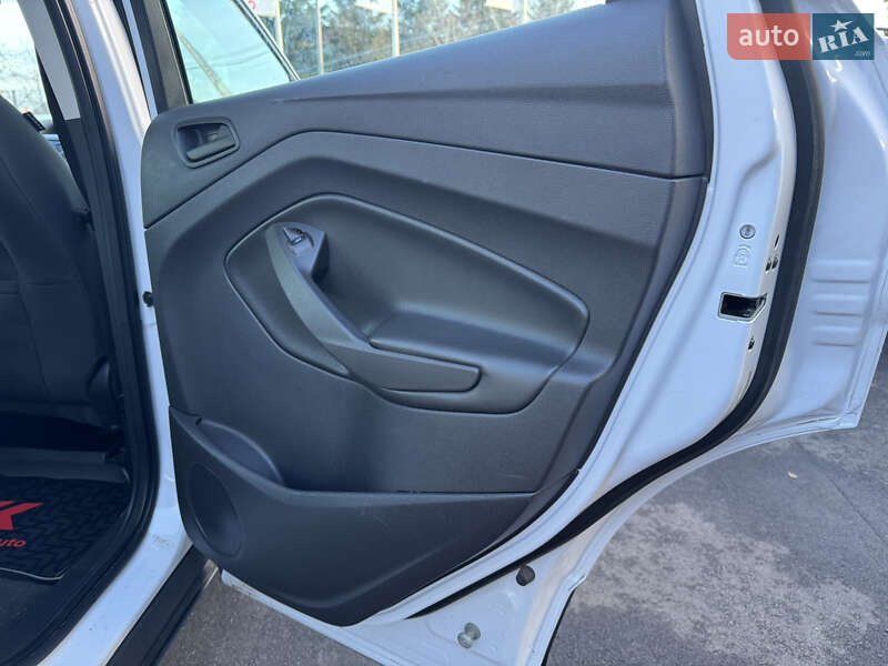 Внедорожник / Кроссовер Ford Escape 2015 в Виннице