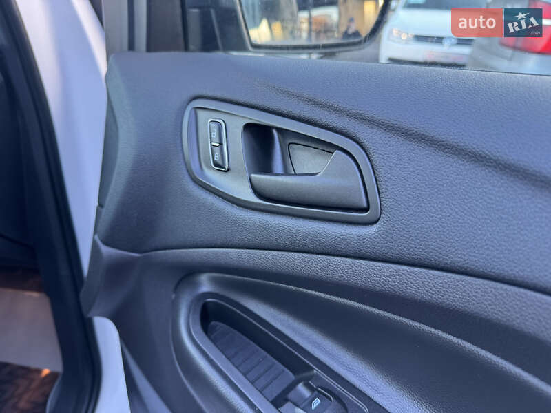 Внедорожник / Кроссовер Ford Escape 2015 в Виннице