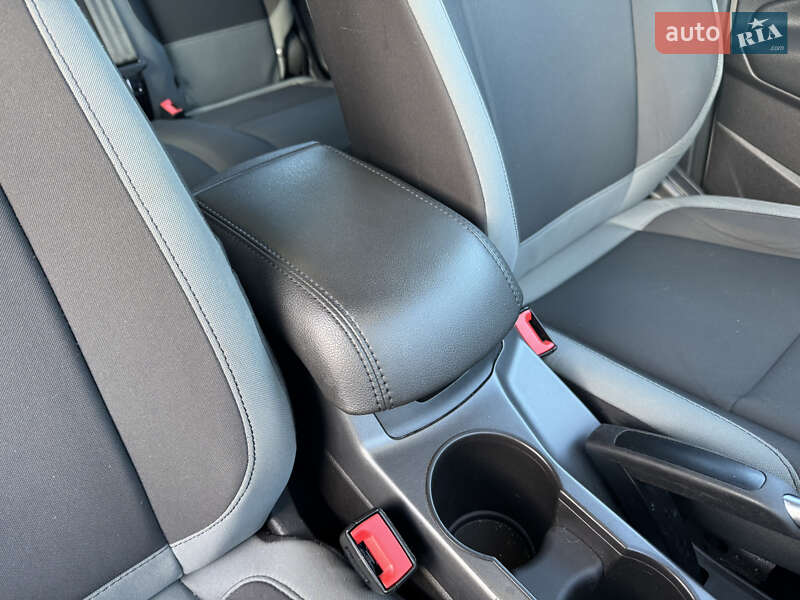 Внедорожник / Кроссовер Ford Escape 2015 в Виннице