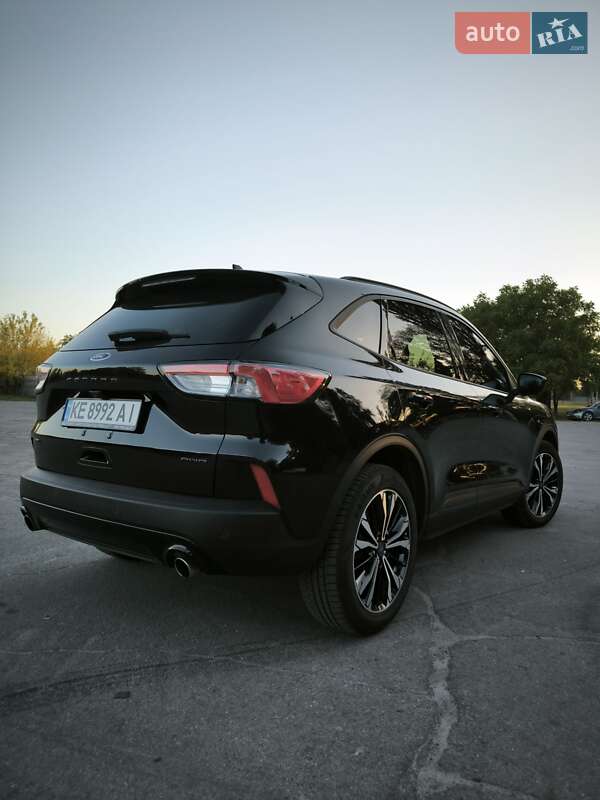 Внедорожник / Кроссовер Ford Escape 2021 в Павлограде