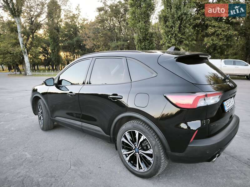 Внедорожник / Кроссовер Ford Escape 2021 в Павлограде