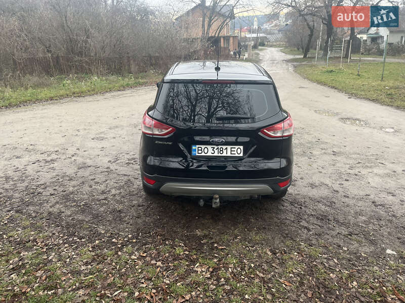 Внедорожник / Кроссовер Ford Escape 2016 в Чорткове