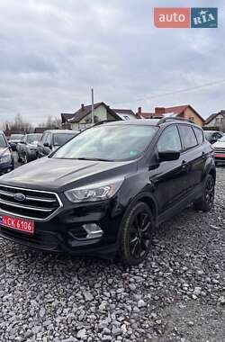 Внедорожник / Кроссовер Ford Escape 2018 в Львове