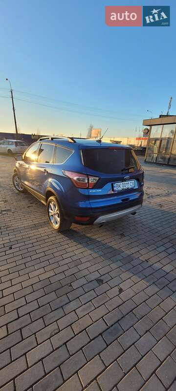 Внедорожник / Кроссовер Ford Escape 2017 в Ровно