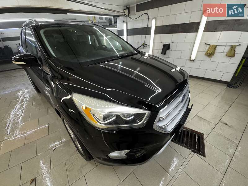 Позашляховик / Кросовер Ford Escape 2017 в Києві