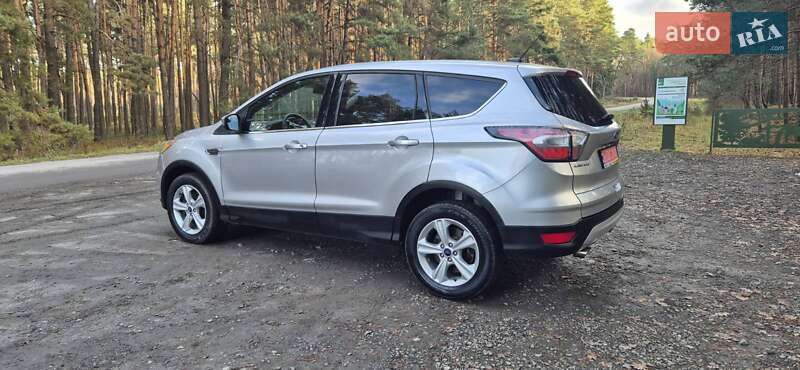 Позашляховик / Кросовер Ford Escape 2017 в Дубні