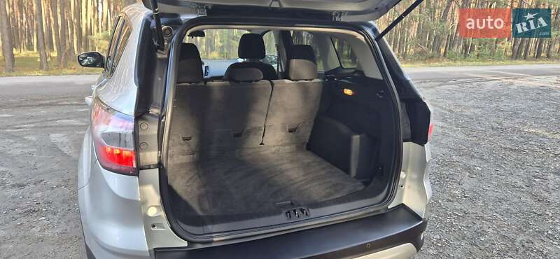 Позашляховик / Кросовер Ford Escape 2017 в Дубні