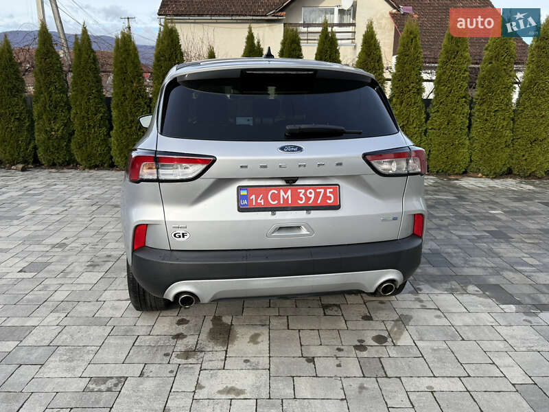 Позашляховик / Кросовер Ford Escape 2021 в Сваляві