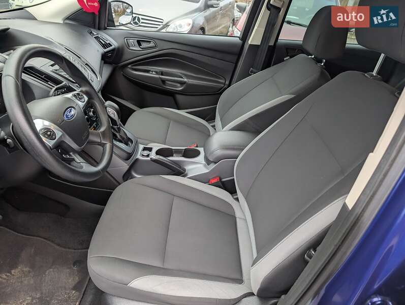 Позашляховик / Кросовер Ford Escape 2015 в Рівному