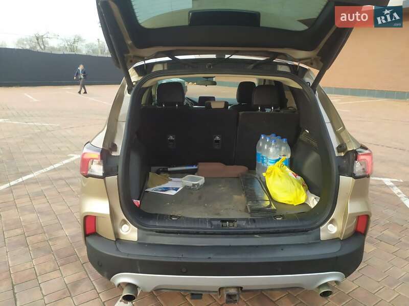 Внедорожник / Кроссовер Ford Escape 2020 в Одессе