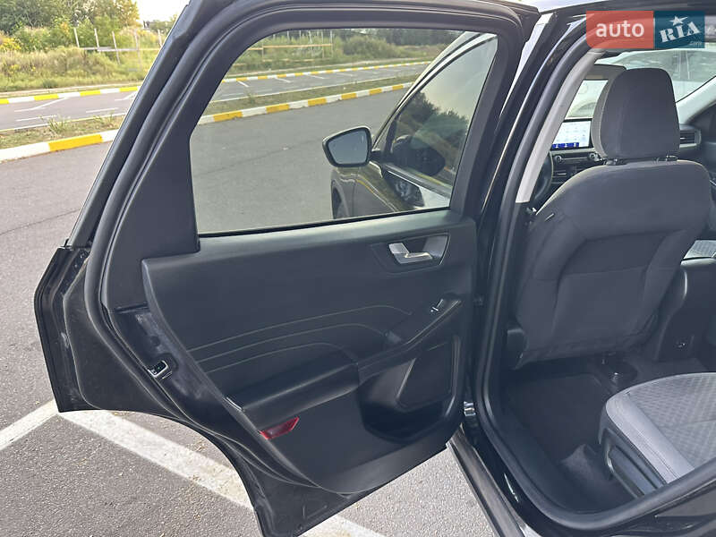 Внедорожник / Кроссовер Ford Escape 2021 в Киеве