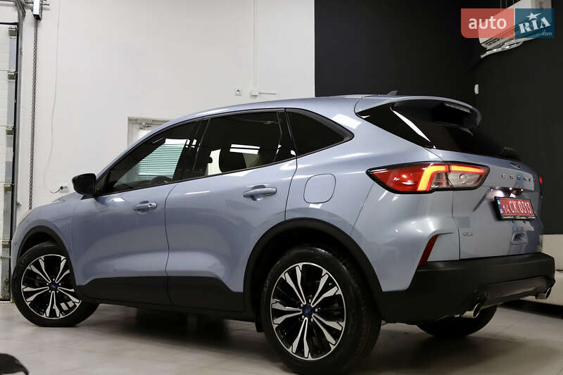 Позашляховик / Кросовер Ford Escape 2023 в Дрогобичі