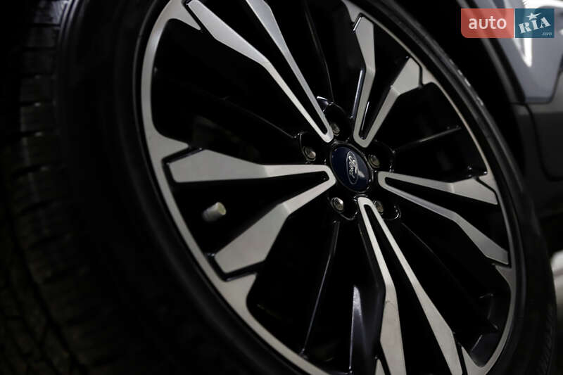 Позашляховик / Кросовер Ford Escape 2023 в Дрогобичі