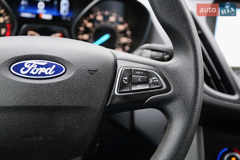 Внедорожник / Кроссовер Ford Escape 2018 в Киеве