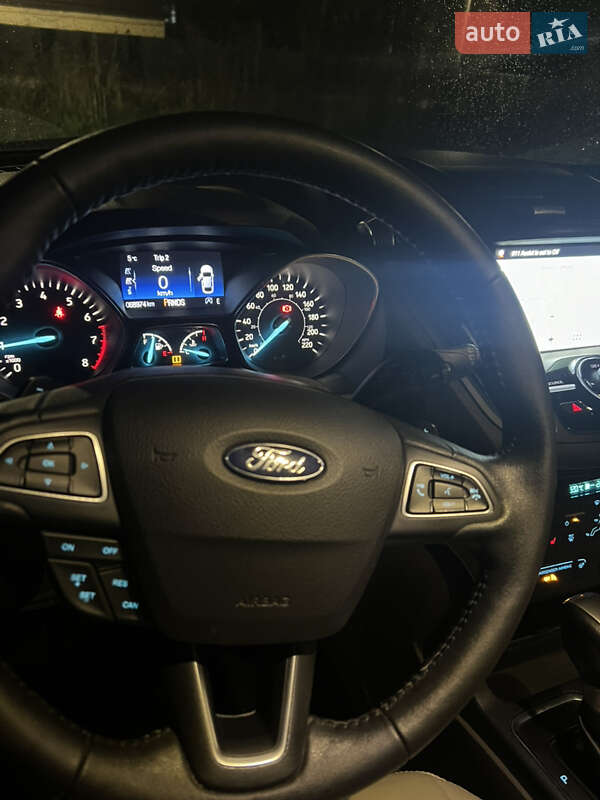 Внедорожник / Кроссовер Ford Escape 2016 в Львове