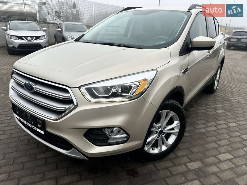 Внедорожник / Кроссовер Ford Escape 2018 в Львове