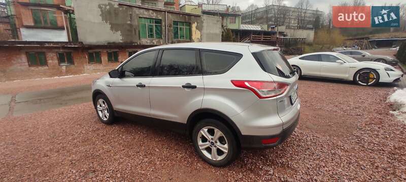 Позашляховик / Кросовер Ford Escape 2015 в Трускавці