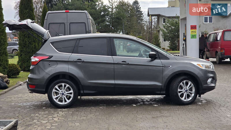 Внедорожник / Кроссовер Ford Escape 2016 в Самборе