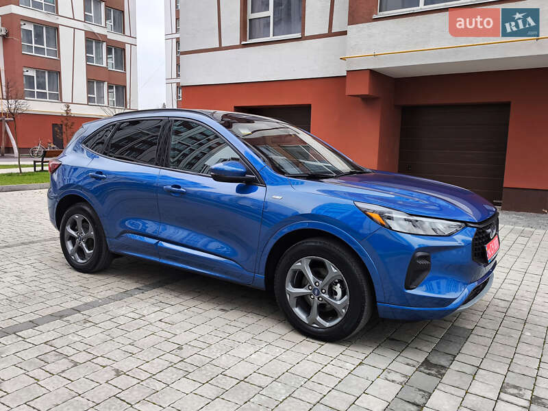 Внедорожник / Кроссовер Ford Escape 2023 в Ивано-Франковске