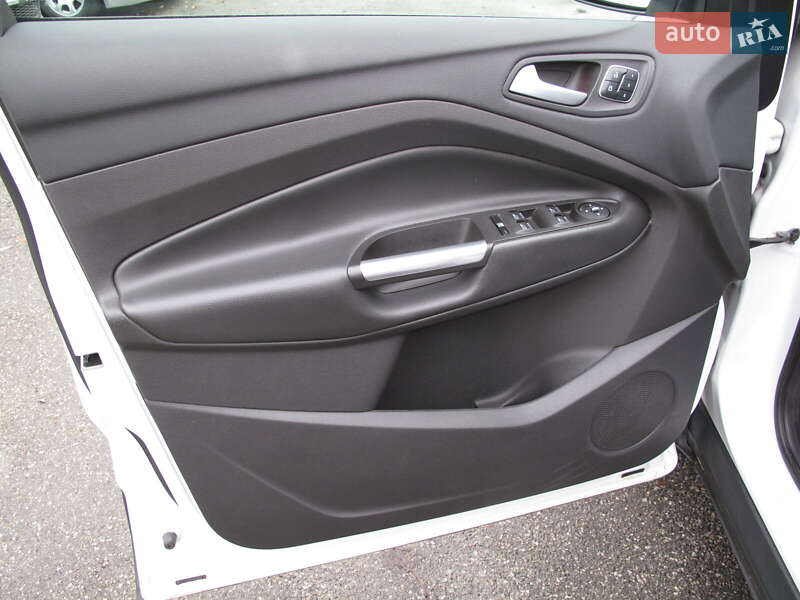 Внедорожник / Кроссовер Ford Escape 2016 в Киеве