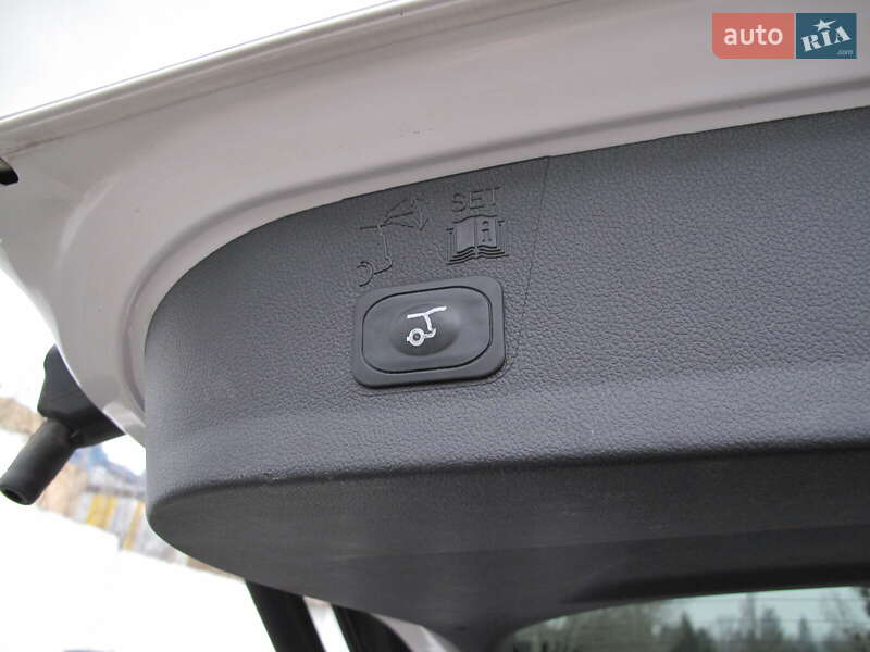 Внедорожник / Кроссовер Ford Escape 2016 в Киеве