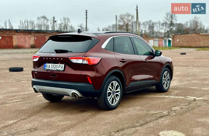 Внедорожник / Кроссовер Ford Escape 2021 в Чернигове